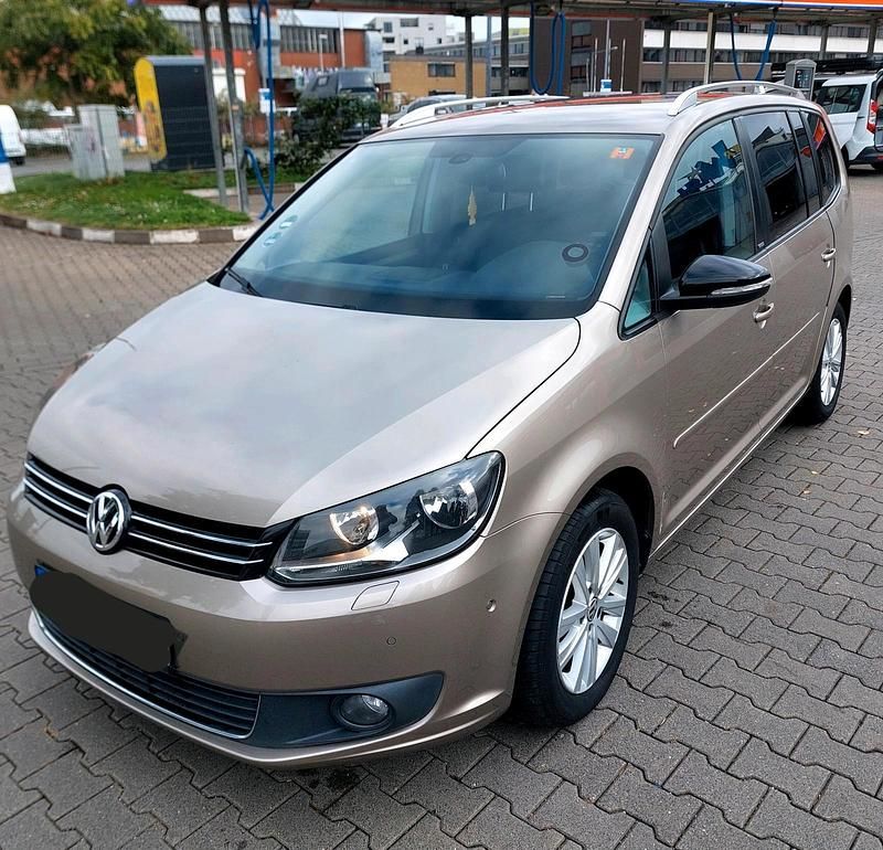 Gebraucht VW Touran Style 105 PS (77 kW) 2012 Gold Van / Kleinbus
