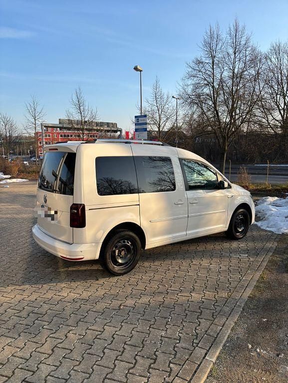 Gebraucht VW Caddy Highline 131 PS (96 kW) 2018 Weiß Van / Kleinbus