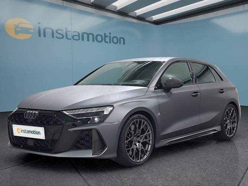 Grau Gebraucht 2024 Audi RS3 Kleinwagen | 67.649 € (Teuer) - Bild 1/4