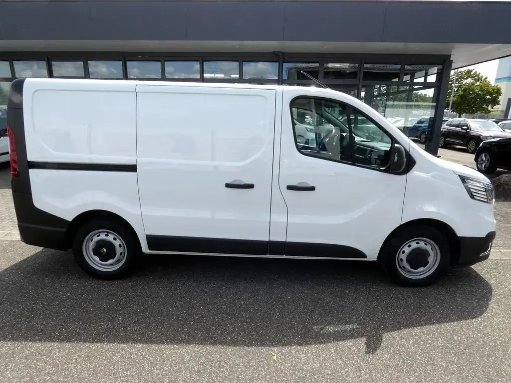 Gebraucht Renault Trafic 131 PS (96 kW) 2022 Weiß Van / Kleinbus