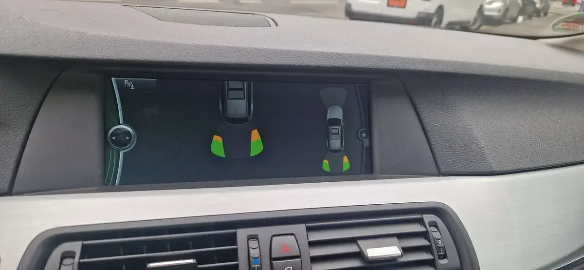 Gebraucht BMW 530 Sport Line 245 PS (180 kW) 2010 Grau Kombi