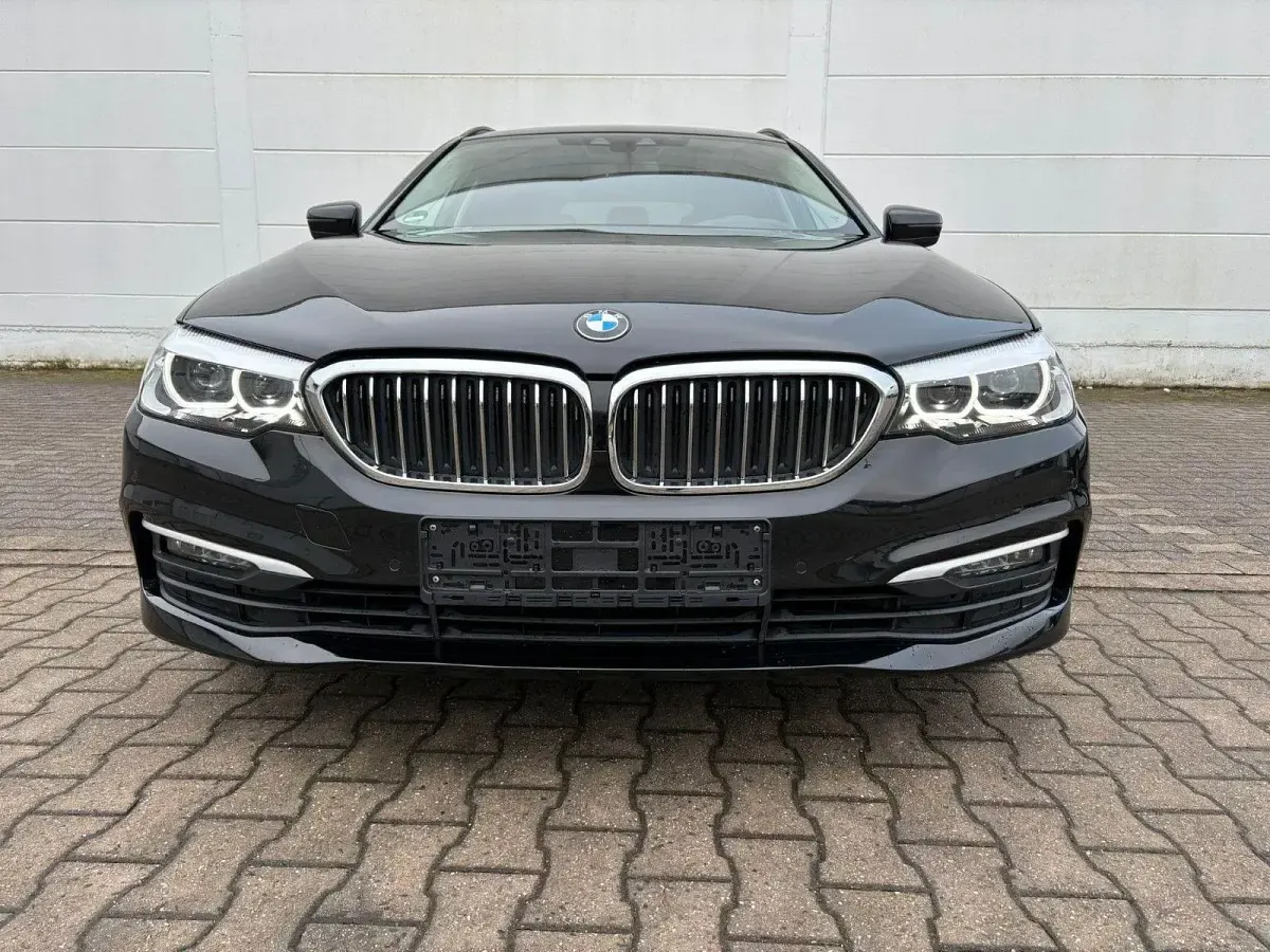 Second-hand BMW 520 Performance 190 CP (139 kW) 2019 Negru Break