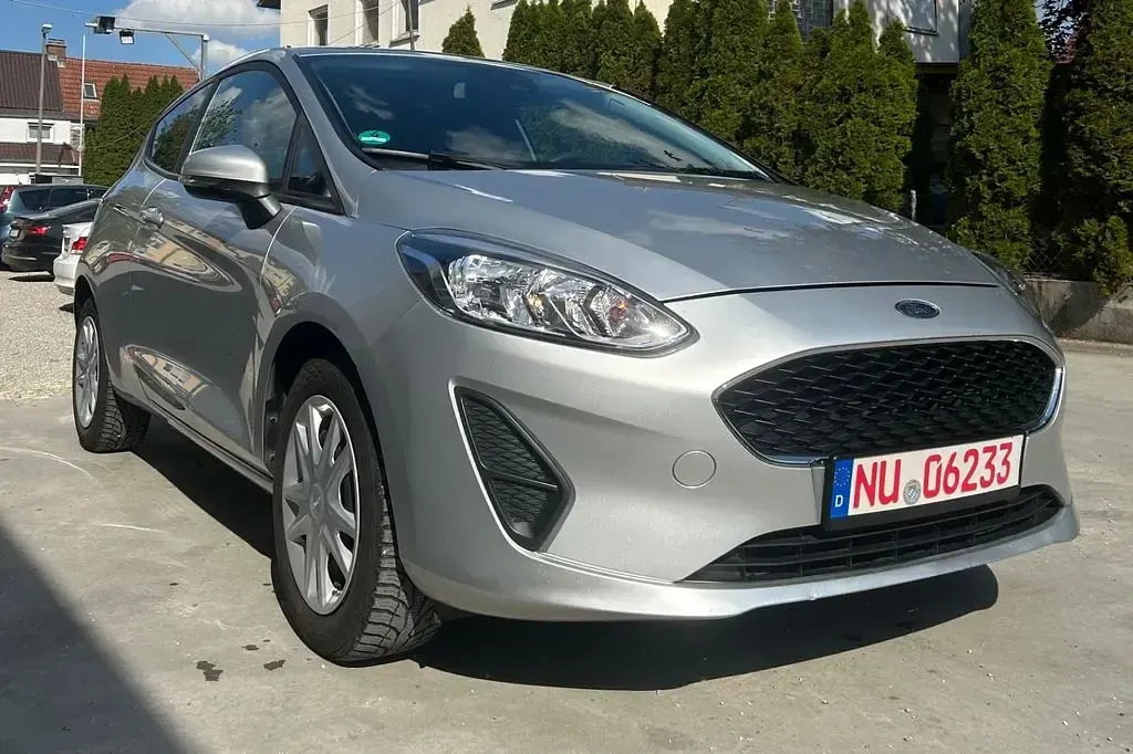 Gebraucht Ford Fiesta Trend 71 PS (52 kW) 2017 Silber Kleinwagen