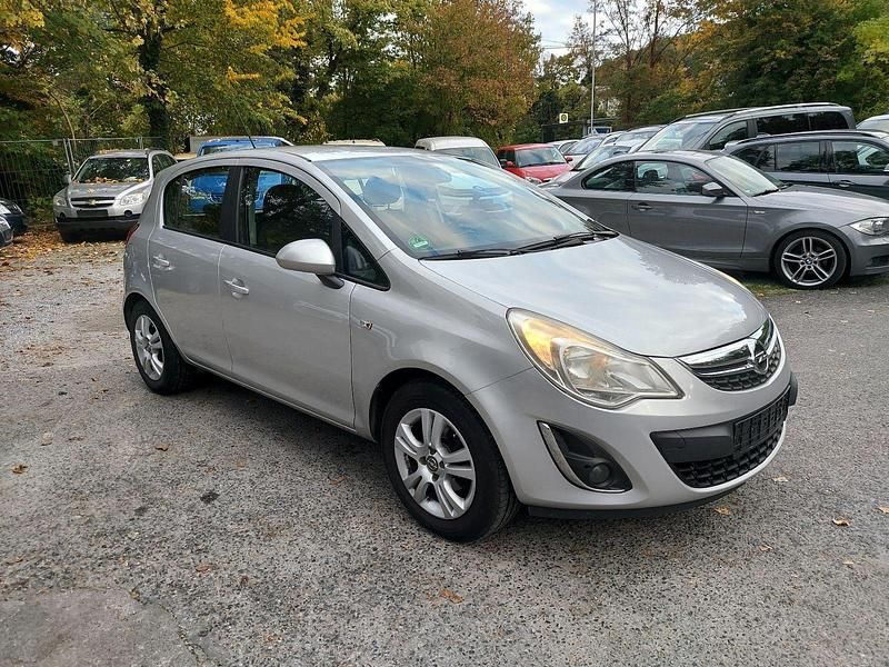 Silber Gebraucht 2011 Opel Corsa Satellite Kleinwagen | 2.300 € (Guter Preis) - Bild 1/4