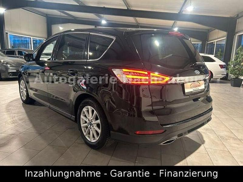 Gebraucht Ford S-MAX Titanium 179 PS (131 kW) 2016 Schwarz Van / Kleinbus