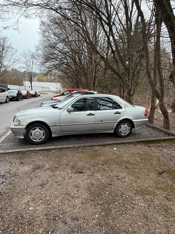 Gebraucht Mercedes C180 122 PS (89 kW) 1997 Grau Limousine