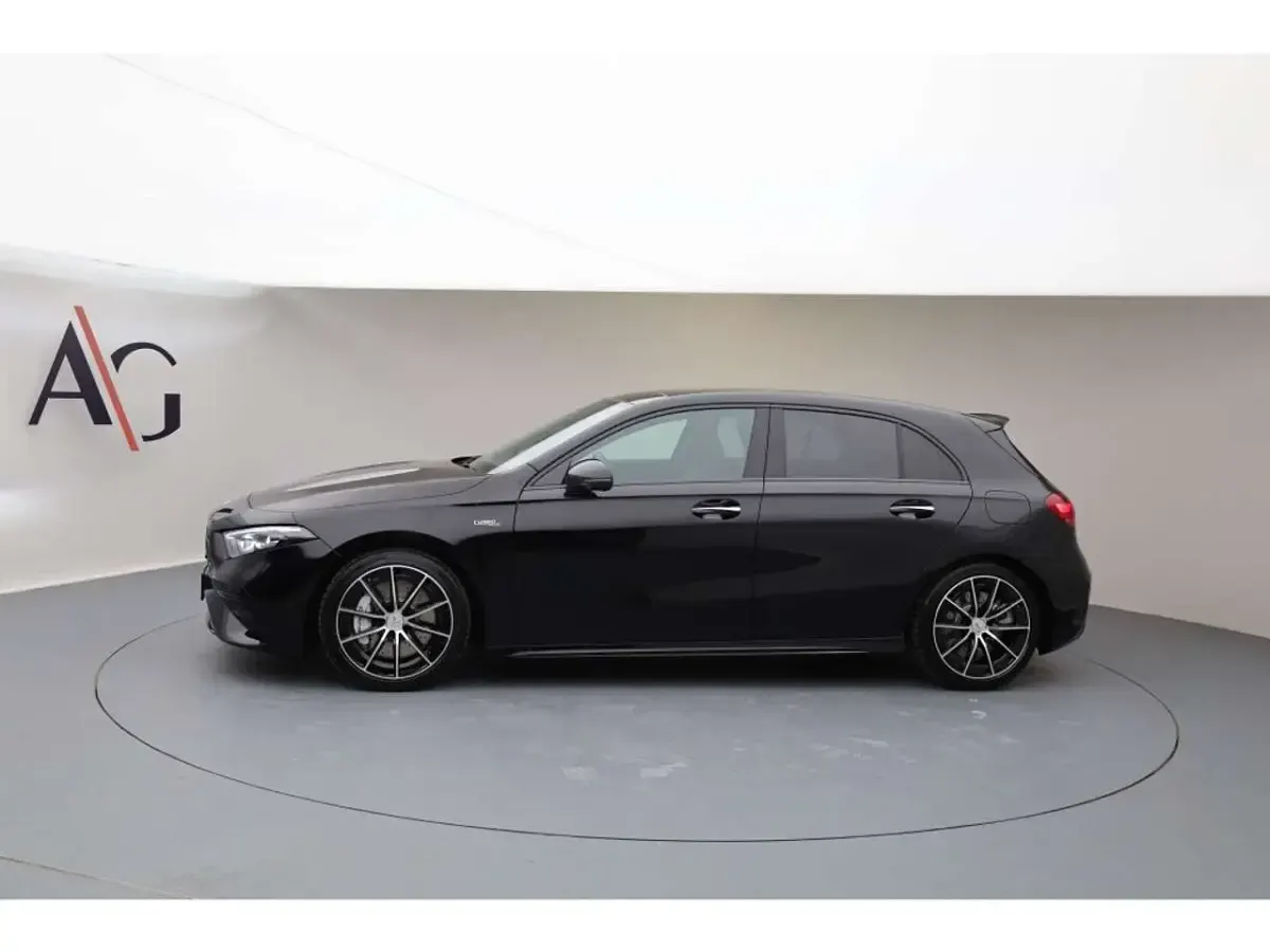 Gebraucht Mercedes A35 AMG AMG 306 PS (225 kW) 2025 Metalliclack kosmosschwarz Limousine