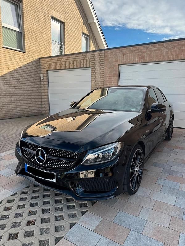 Schwarz Gebraucht 2018 Mercedes C43 AMG AMG Limousine | 33.999 € - Bild 1/4