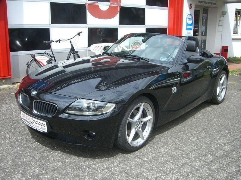 Schwarz Gebraucht 2004 BMW 130 Cabriolet Sport Line Cabrio | 9.999 € - Bild 1/4