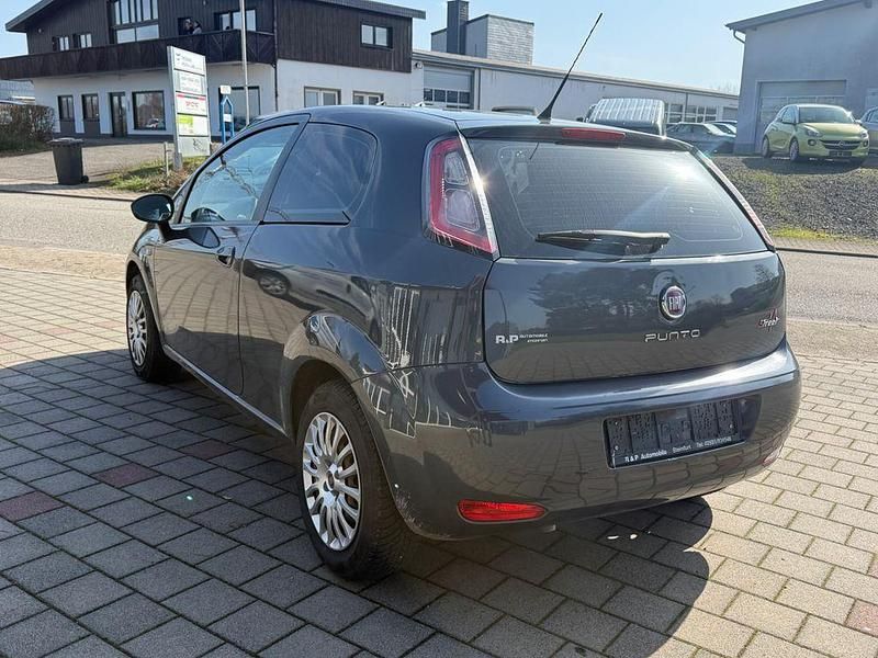 Gebraucht Fiat Punto Pop 69 PS (50 kW) 2014 Grau Kleinwagen