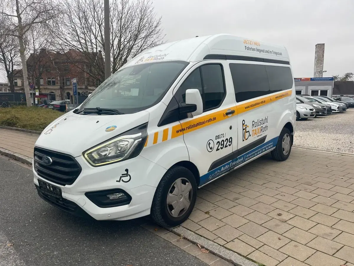 Gebraucht Ford Transit 131 PS (96 kW) 2020 Weiß Kombi