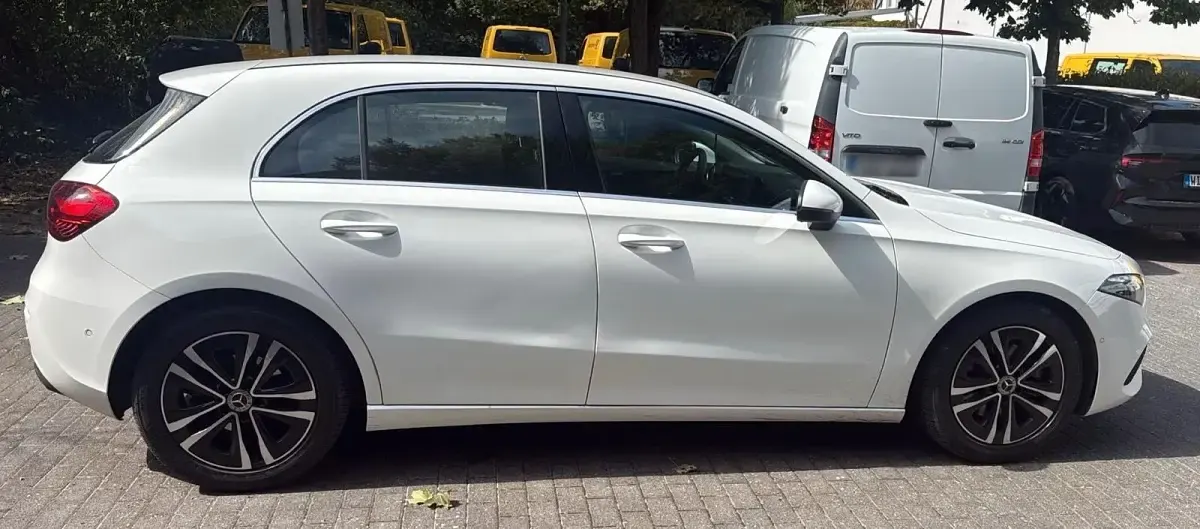 Gebraucht Mercedes A200 150 PS (110 kW) 2024 Weiß Limousine