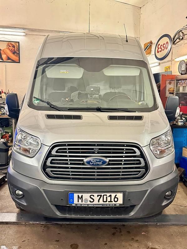 Gebraucht Ford Transit 131 PS (96 kW) 2016 Silber Van