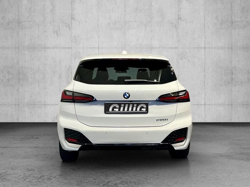 Gebraucht BMW 220 M Sport 170 PS (125 kW) 2023 Weiß Limousine