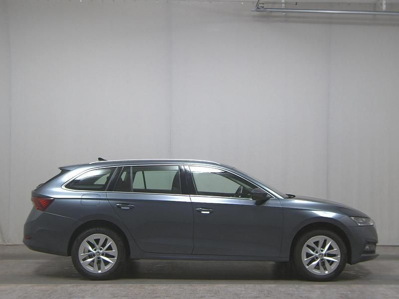 Grau Gebraucht 2020 Skoda Octavia First Edition Kombi | 14.280 € (Fairer Preis) - Bild 1/4