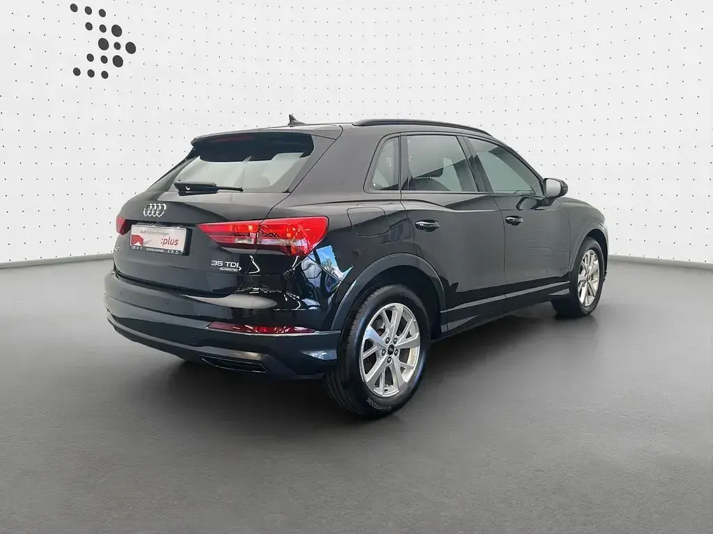 Gebraucht Audi Q3 Ambiente 150 PS (110 kW) 2022 Schwarz SUV