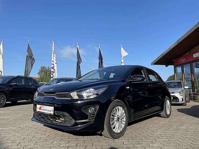 Schwarz Gebraucht 2020 Kia Rio Limousine | 12.950 € (Etwas zu teuer) - Bild 1/4