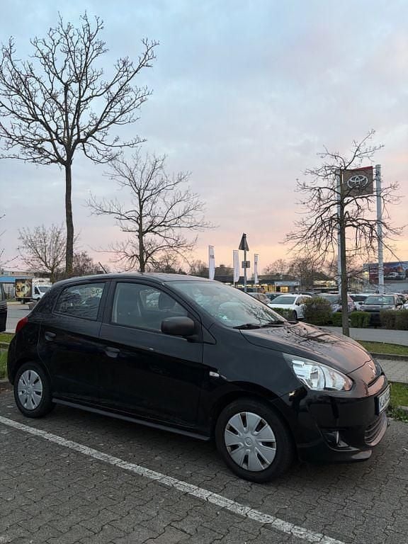 Gebraucht Mitsubishi Space Star 72 PS (52 kW) 2016 Schwarz Kleinwagen