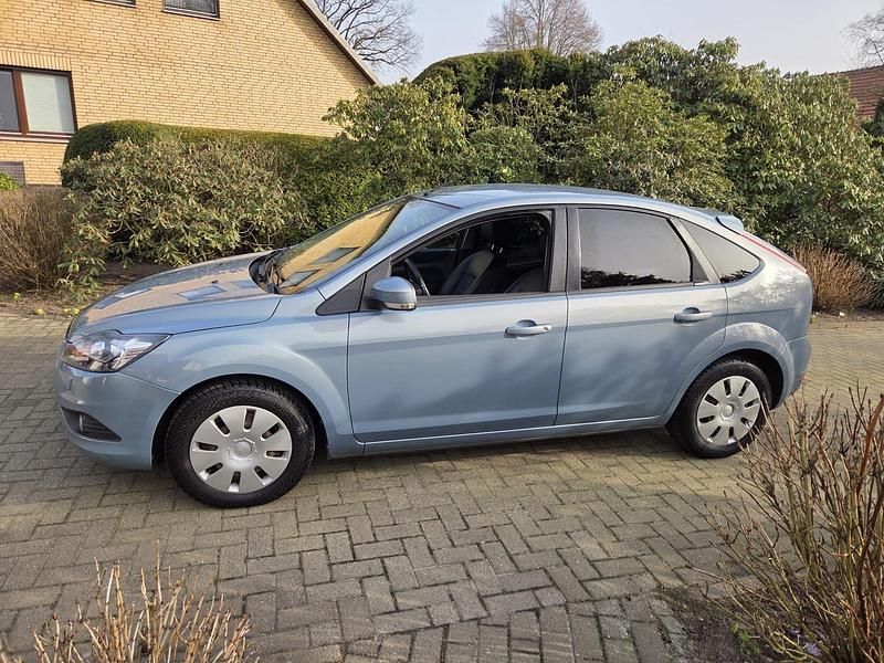 Gebraucht Ford Focus Titanium 116 PS (85 kW) 2008 Blau Limousine