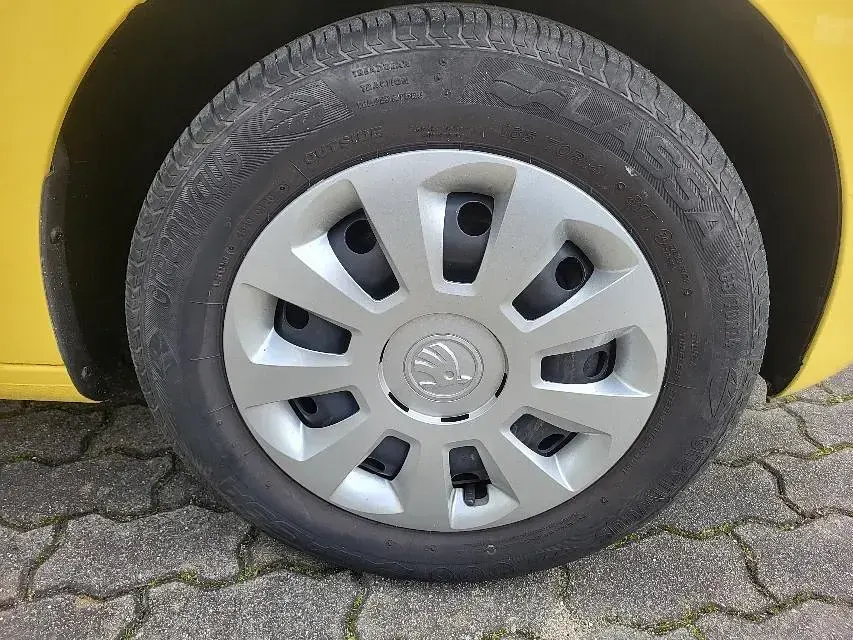 Gebraucht Skoda Citigo Active 60 PS (44 kW) 2014 Sunflowergelb Kleinwagen