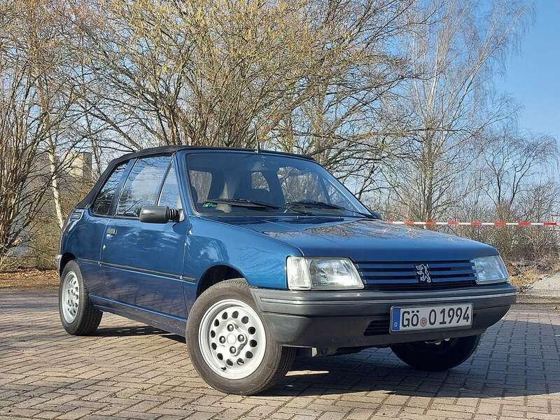 Blau Gebraucht 1994 Peugeot 205 Roland Garros Cabrio | 6.400 € - Bild 1/4