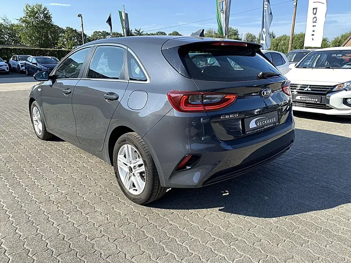 Gebraucht Kia Ceed Comfort 140 PS (102 kW) 2020 H8g pentametal (grau) Kleinwagen