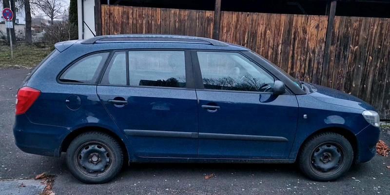 Blau Gebraucht 2013 Skoda Fabia Cool Edition Kombi | 2.250 € (Superpreis) - Bild 1/4