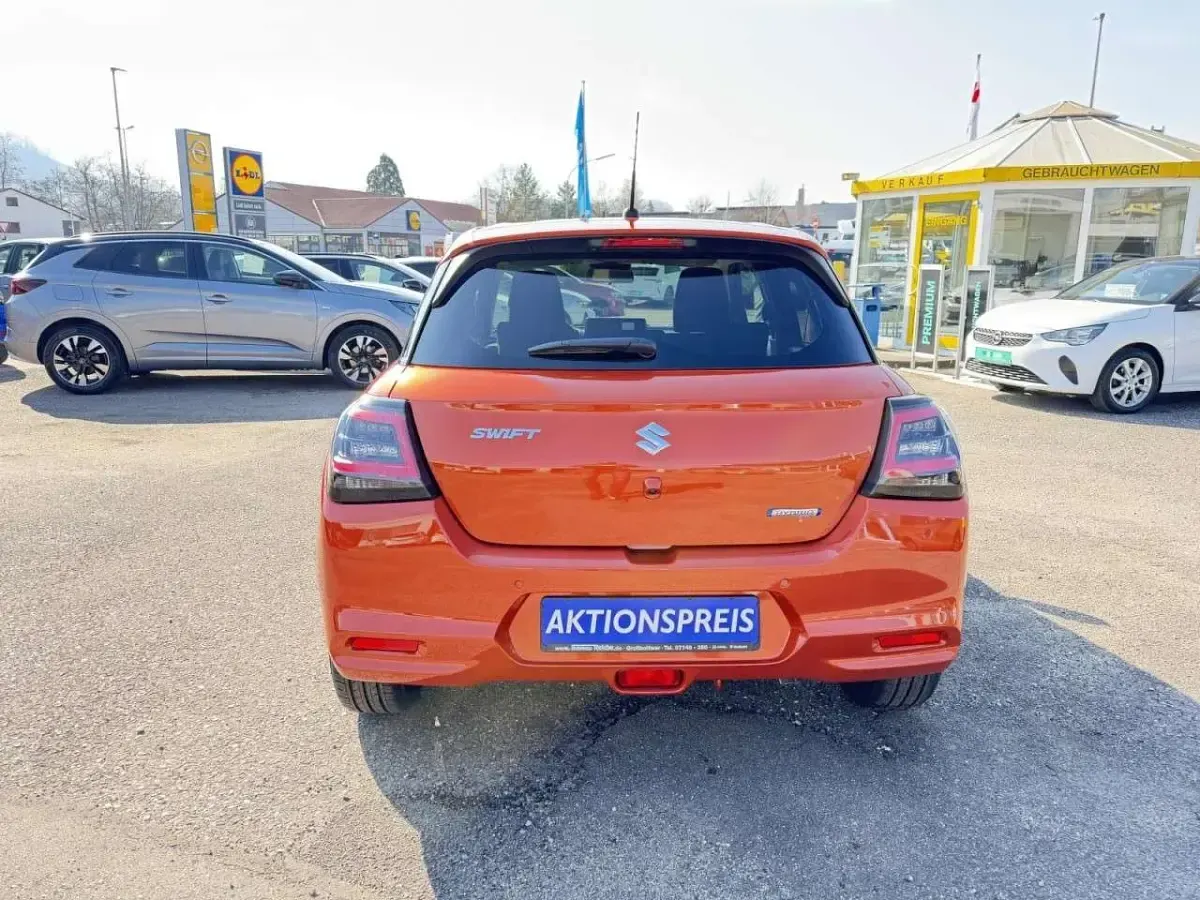Neu Suzuki Swift Comfort 83 PS (61 kW) 2026 Flame orange pearl metallic Kleinwagen