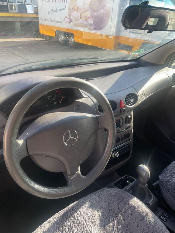 Silber Gebraucht 2000 Mercedes A160 Classic Van / Kleinbus | 1.600 € (Fairer Preis) - Bild 1/4