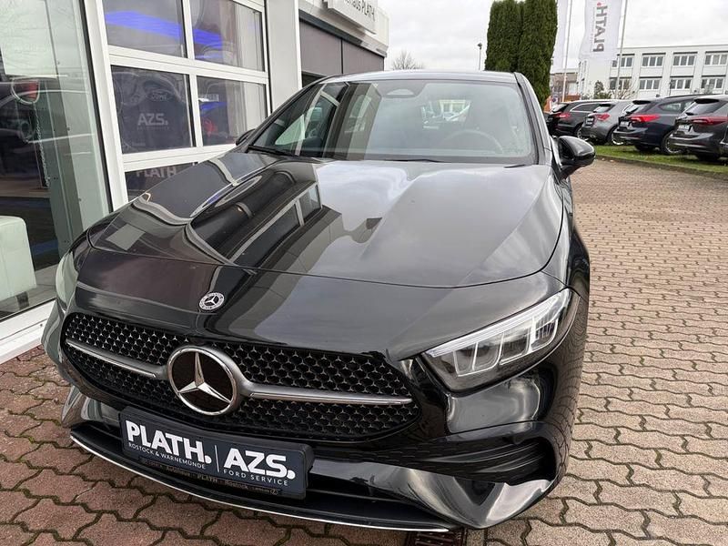 Gebraucht Mercedes A200 AMG 163 PS (119 kW) 2024 Nachtschwarz Limousine