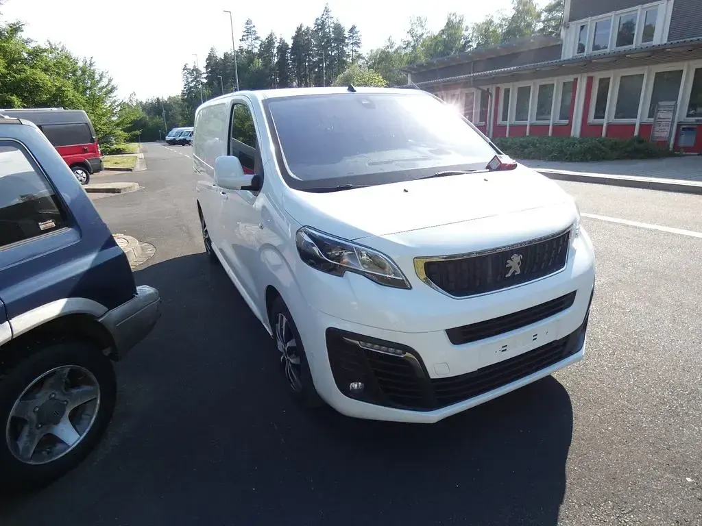 Gebraucht Peugeot Expert 122 PS (89 kW) 2021 Weiß Van