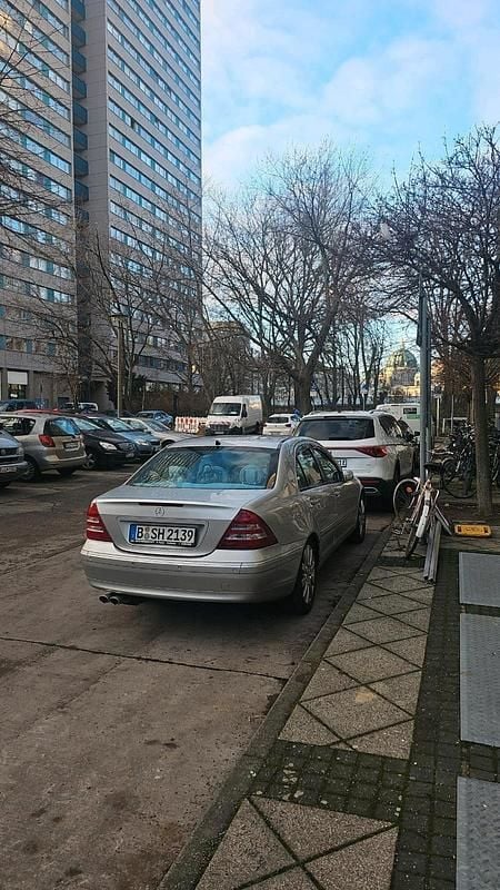 Silber Gebraucht 2000 Mercedes C240 Limousine | 2.800 € - Bild 1/4