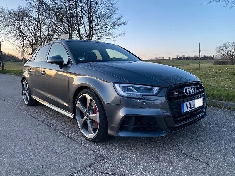 Gebraucht Audi S3 Ambiente 310 PS (228 kW) 2018 Grau Limousine