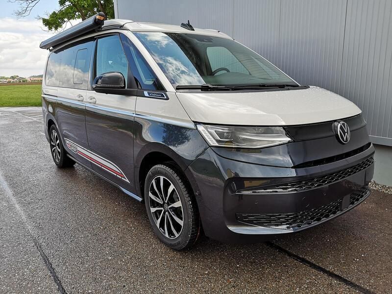 Neu VW T7 Beach 150 PS (110 kW) 2025 Monosilber metallic / energeticorange metallic Van