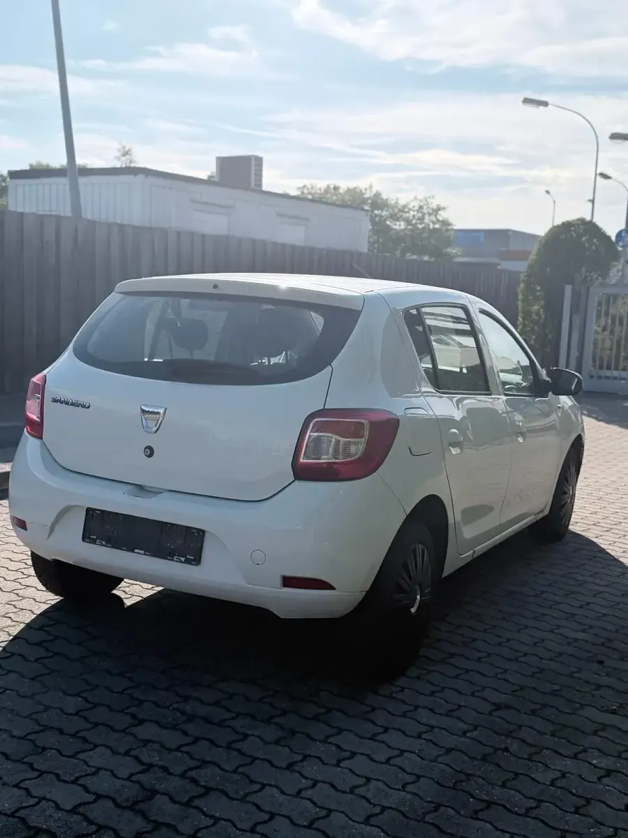 Gebraucht Dacia Sandero 90 PS (66 kW) 2016 Weiß Kleinwagen
