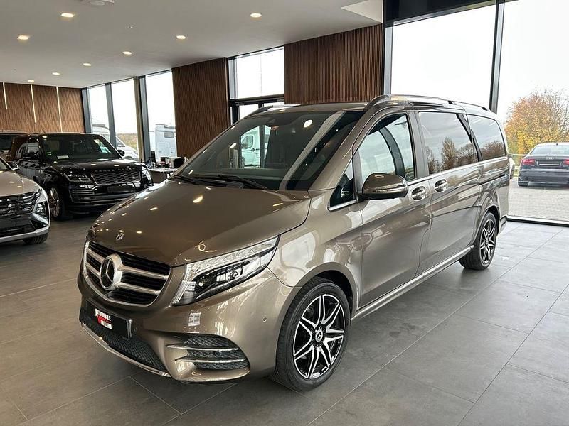 Grau Gebraucht 2018 Mercedes V250 Exclusive Van / Kleinbus | 44.990 € (Teuer) - Bild 1/4