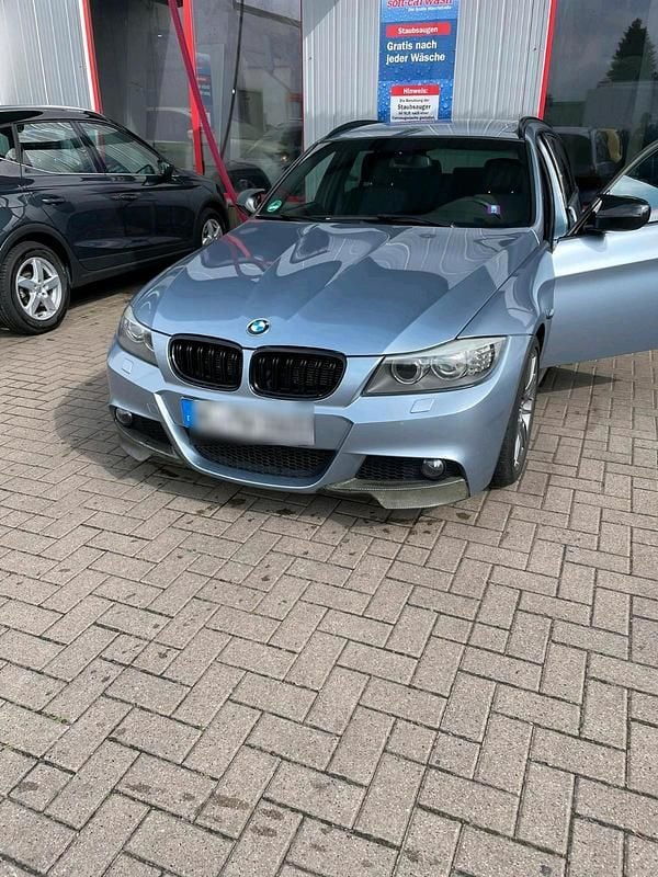 Blau Gebraucht 2011 BMW 318 M Sport Kombi | 5.000 € (Guter Preis) - Bild 1/4