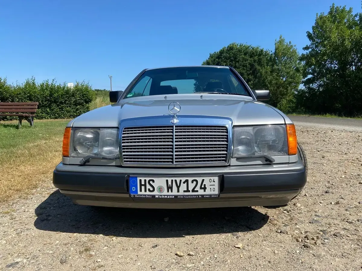 Gebraucht Mercedes 230 132 PS (97 kW) 1989 Grau Limousine