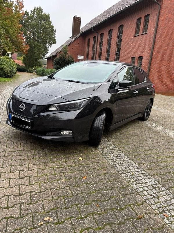 Gebraucht Nissan Leaf N-Connecta 110 kW (150 PS) 2022 Schwarz Kleinwagen