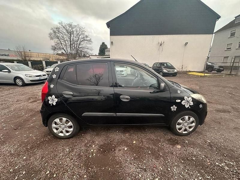 Gebraucht Hyundai i10 Edition 69 PS (50 kW) 2012 Schwarz Kleinwagen