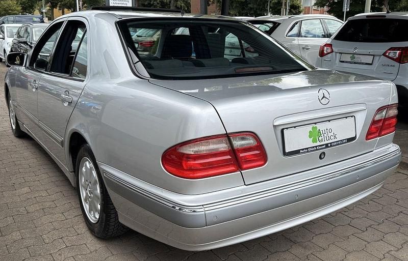 Brugt Mercedes E200 Elegance 136 HK (100 kW) 1999 Sølv Sedan