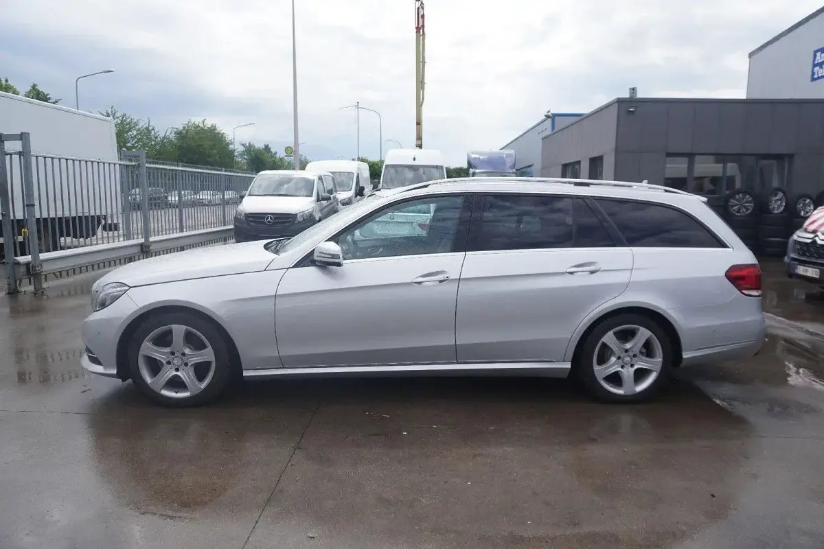 Gebraucht Mercedes E200 Avantgarde 136 PS (100 kW) 2015 Silber Kombi