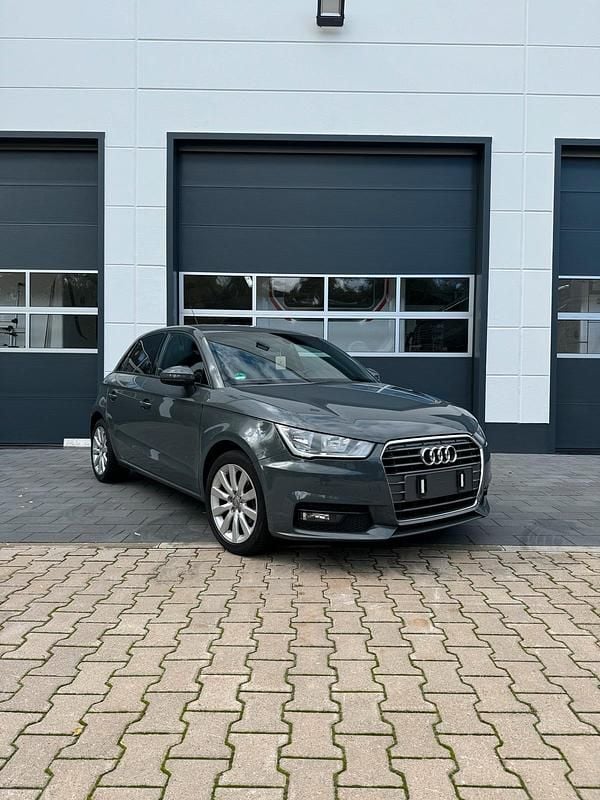 Grau Gebraucht 2015 Audi A1 Kleinwagen | 10.900 € (Fairer Preis) - Bild 1/4