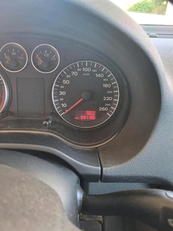 Grau Gebraucht 2006 Audi A3 Limousine | 1.800 € (Guter Preis) - Bild 1/4