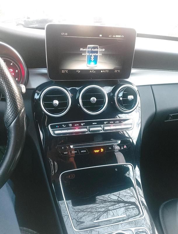 Gebraucht Mercedes C200 139 PS (102 kW) 2016 Blau Kombi