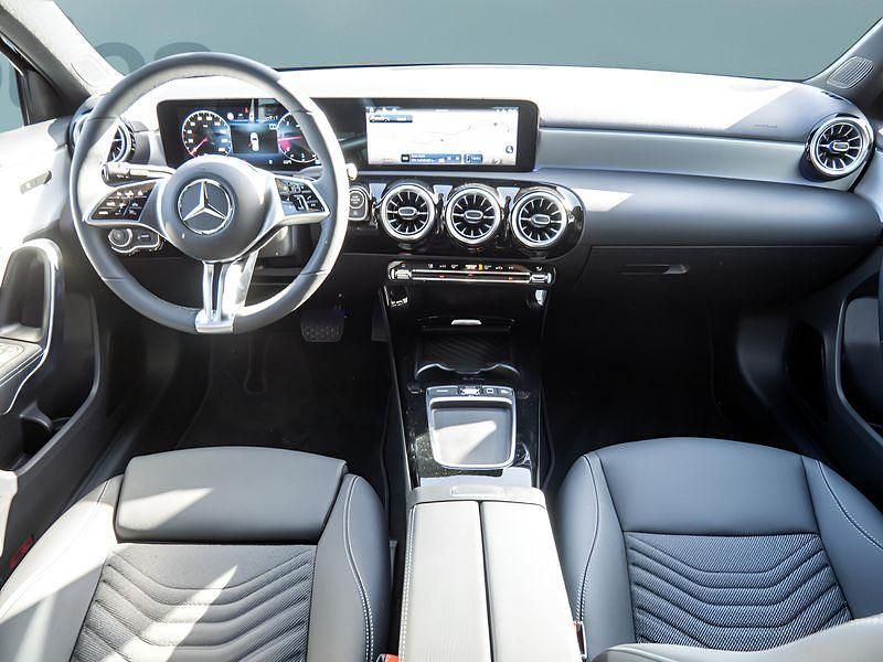 Gebraucht Mercedes A220 190 PS (139 kW) 2026 Schwarz Kleinwagen