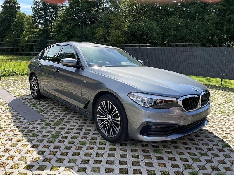 Grau Gebraucht 2019 BMW 530e iPerformance Limousine | 20.990 € (Superpreis) - Bild 1/4