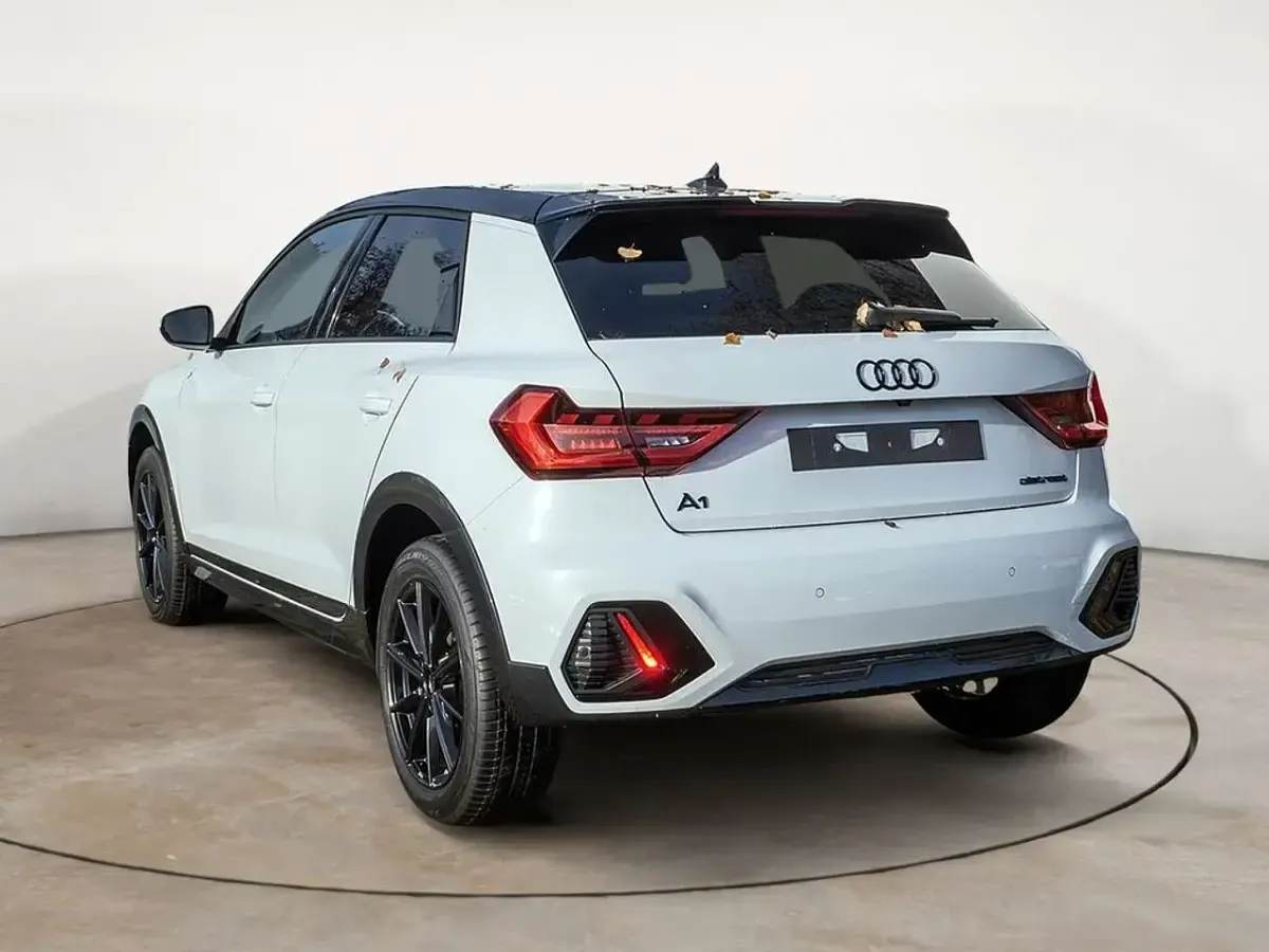 Gebraucht Audi A1 Sport 116 PS (85 kW) 2026 Gletscherweiss SUV