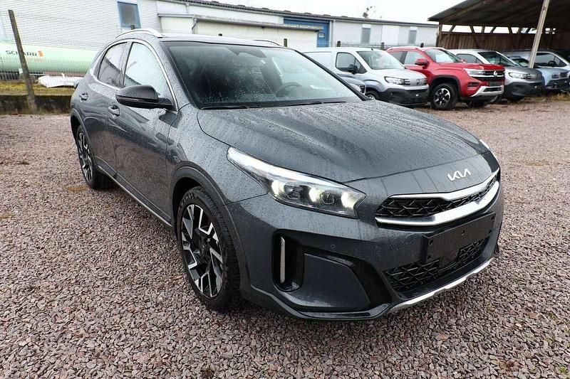 Neu Kia XCeed 150 PS (110 kW) 2026 Pentametal metallic SUV