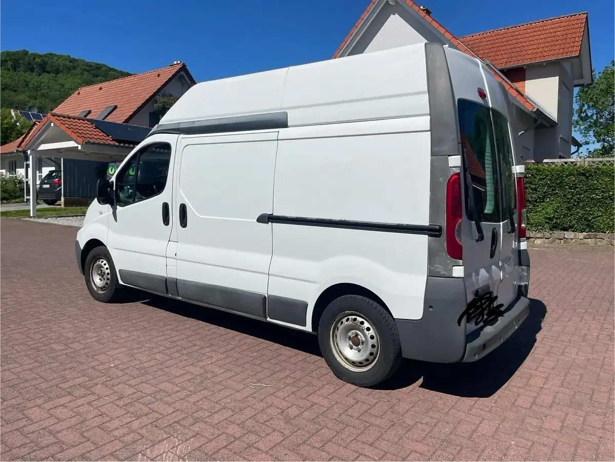 Gebraucht Renault Trafic 90 PS (66 kW) 2010 Weiß Van / Kleinbus